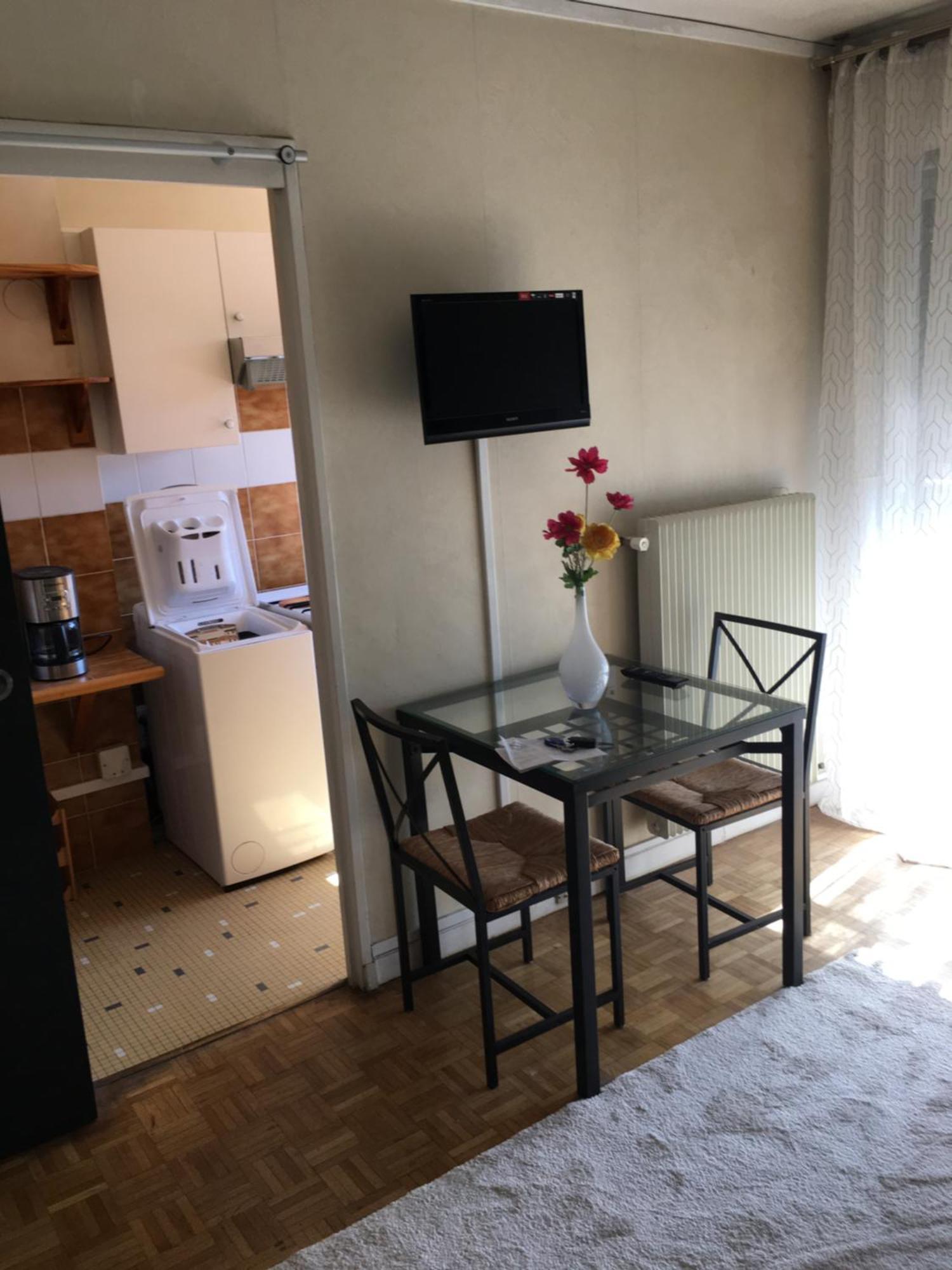 Апартаменты Studio Meuble Шарантон-ле-Пон Экстерьер фото